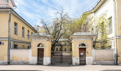 СКАНДАЛ в Москве: Детей на улицу, Польше — дворец! НАТО жрёт нашу столицу?