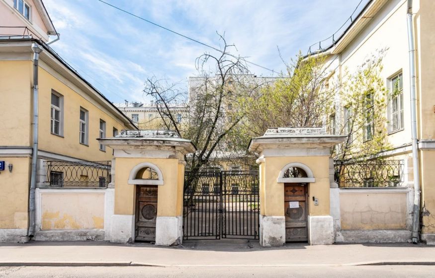 СКАНДАЛ в Москве: Детей на улицу, Польше — дворец! НАТО жрёт нашу столицу? СКАНДАЛ в Москве: Детей на улицу, Польше — дворец! НАТО жрёт нашу столицу?