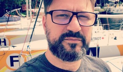 Виктор Логинов назвал жену сумасшедшей после обвинений в побоях