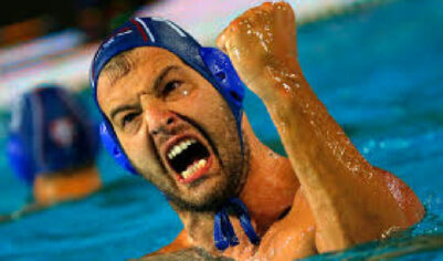 Непобедимая команда Сербии «вплывает» в водное поло России