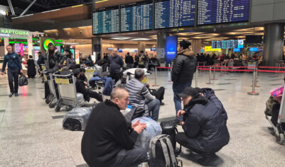 Опоздали всюду: что творилось в московских аэропортах из-за массовой задержки рейсов