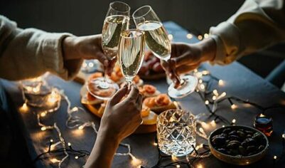 Названы два главных покупателя российского шампанского