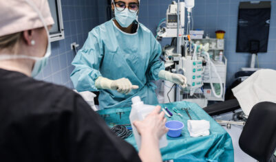 «Лобок болтался, на ягодицах борозда»: пострадавшая от пластической операции шокировала подробностями