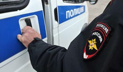 Россиянин в тельняшке напал на кассира из-за песни SHAMAN