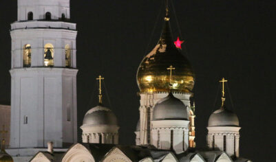 Россиянам объяснили, что 7 января на Рождество не принято выносить мусор