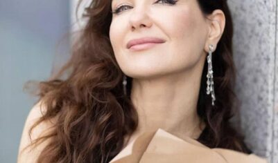 Екатерина Климова в халате на балконе скромно отметила 48-й день рождения во Вьетнаме (видео)