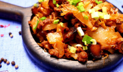 Блюдо из фарша картошки и капусты. Ужин за 50 рублей вкусный рецепт с фото пошагово и видео