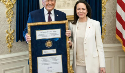 Трампу надо б дать: зачем президенту США «Оскар» и ключи от квартиры Долиной