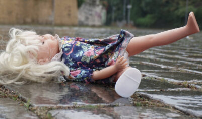 Издевался над тремя: новые детали дела педофила, растлевавшего падчериц