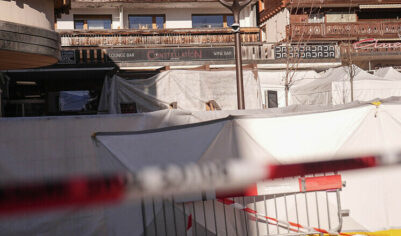 Развалившаяся после ремонта лестница оказалась причиной гибели десятков человек в сгоревшем баре