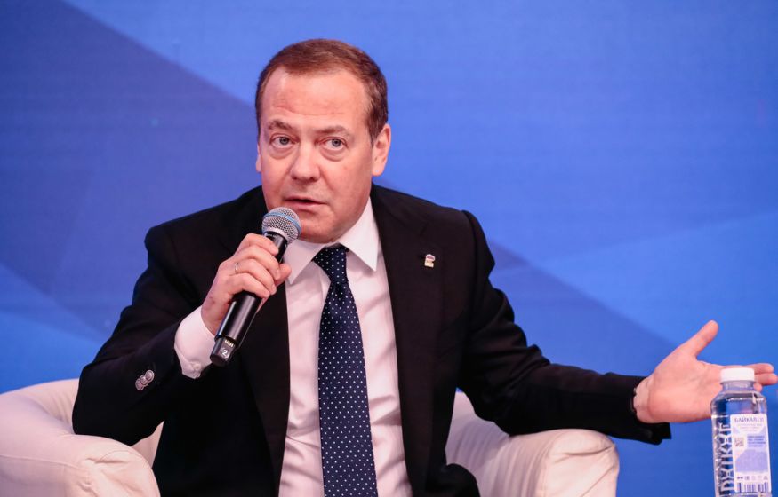 Европейские «петушки» выпрашивают у Трампа Гренландию: Медведев высказался о встрече в Давосе Европейские «петушки» выпрашивают у Трампа Гренландию: Медведев высказался о встрече в Давосе