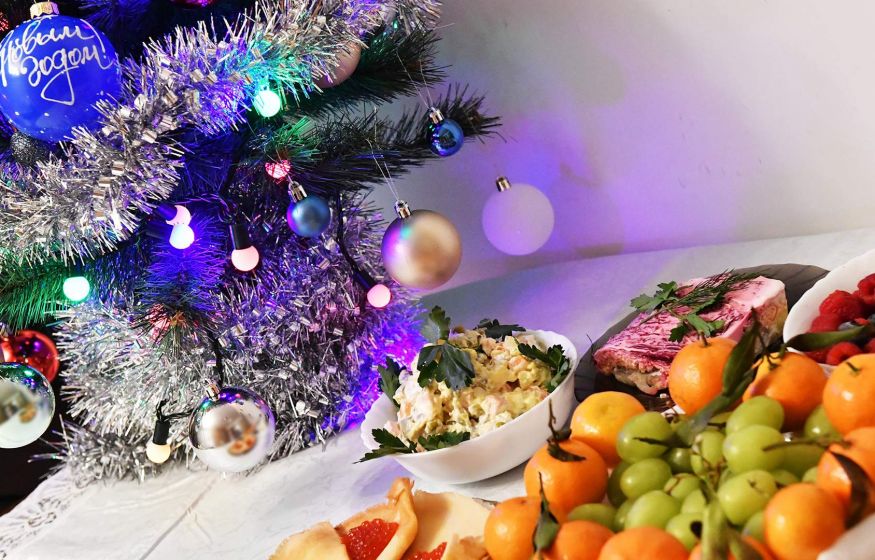 ФНС на «горячее»: Фото «роскошного» новогоднего стола как приманка для проверки ФНС на «горячее»: Фото «роскошного» новогоднего стола как приманка для проверки