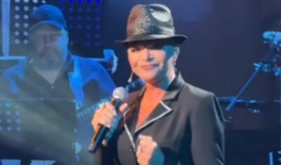 Появились кадры с Долиной после отпуска в Абу-Даби: в Москве певица спела про кровную месть (ВИДЕО)