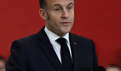 Макрон с залитым кровью глазом потребовал создать аналог «Орешника» (ВИДЕО)