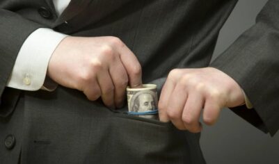 Увы,вместо учителей и врачей в почете воры-корупционеры и псевдокультурная плесень типа Киркорова и Урганта: Авва