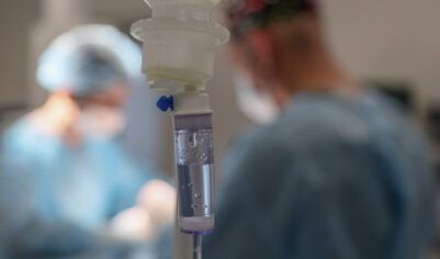 Четыре человека умерли от употребления в пищу грибов после зимних осадков