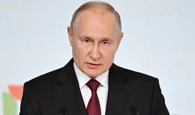 Путин поздравил россиян с Днём Защитника Отечества
