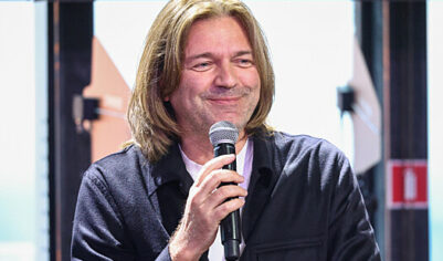 Певец Дмитрий Маликов напомнил о старом хите, посмеявшись над Банком России