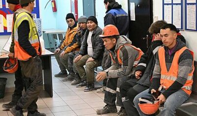 Великобритания захотела привлечь к себе мигрантов из Средней Азии