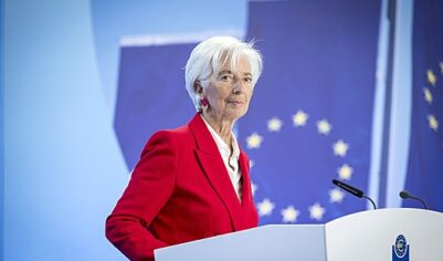 Глава ЕЦБ Лагард опровергла слухи о своем уходе в угоду Макрону