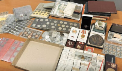 Выяснились детали кражи уникальной коллекции монет и орденов: подсмотрели мини-сейф