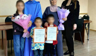 Мэр города Сердобск выдала сертификаты на жильё двум семьям мигрантов, наткнувшись на оскорбления от горожан (ФОТО)