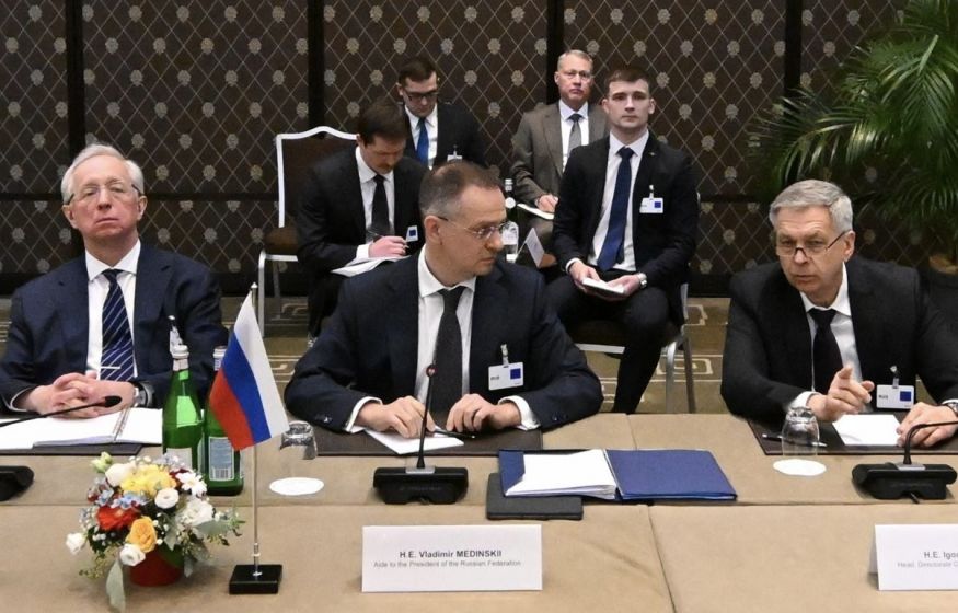 Сговорились на русском: Почему делегация Киева отказалась от мовы на переговорах Сговорились на русском: Почему делегация Киева отказалась от мовы на переговорах