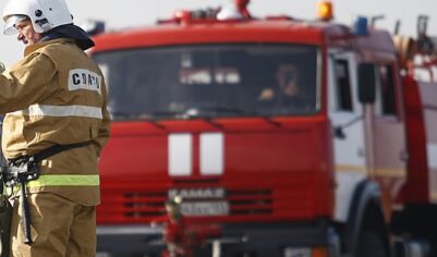 В Сочи после попадания обломков БПЛА загорелся многоквартирный жилой дом