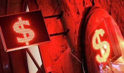 Внебиржевой курс доллара впервые с января превысил 79 рублей