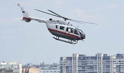 За пострадавшим в аварии с экскурсионным автобусом в российском регионе прилетел вертолет