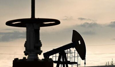 Решение США снять ограничения на российскую нефть объяснили