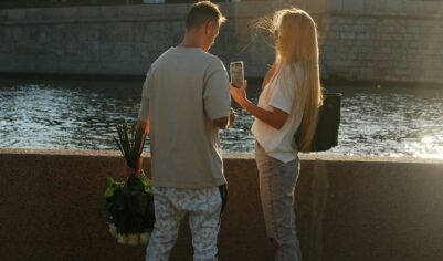 Задача о «цене девушки» привела к скандалу: учителя легендарной школы США отправили в отпуск