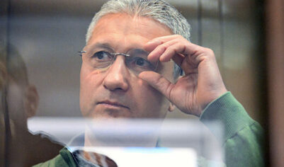 Суд в Москве отказался закрыть слушание дела Тимура Иванова по иску к военкомату