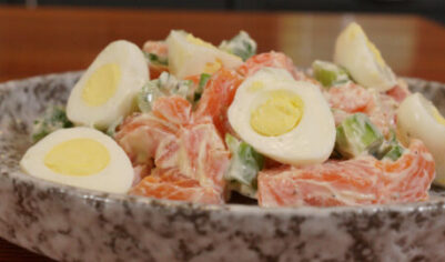 Простой и вкусный салат с форелью вкусный рецепт с фото пошагово и видео