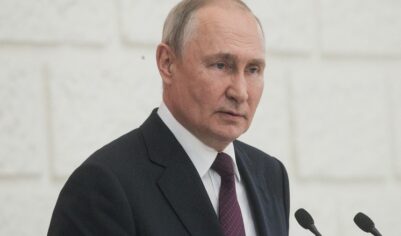 Путину пообещали вывезти российских  туристов из ОАЭ за 10 дней