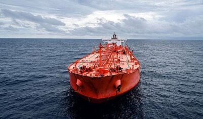 Bloomberg: Два российских нефтяных танкера отправились в Индию