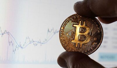 Биткоин пробил отметку в 74 тыс. долларов