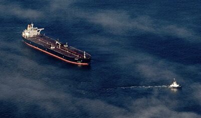 Первый танкер с нефтью из Ирака прошел через Ормузский пролив