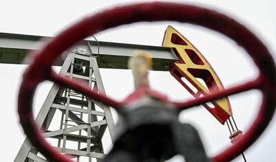 Цена на нефть Brent превысила 100 долларов за баррель впервые с 13 апреля