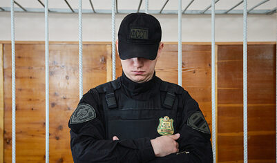 Экс-редактор федерального СМИ призвала бомбить Москву и отправилась в СИЗО