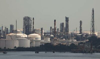 Еще одна страна стала активно закупать российские нефтепродукты на фоне кризиса