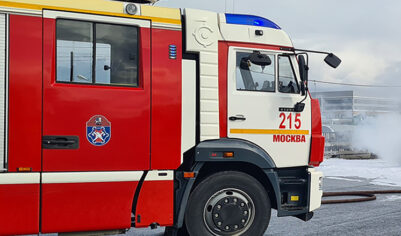 В Москве загорелась крыша здания общевойскового командного училища