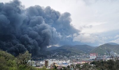 В Туапсе потушили пожар после атаки беспилотников