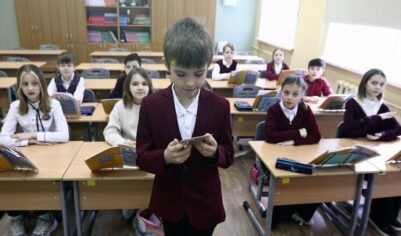Возвращения оценок за поведение в школы не будет: некому платить учителям