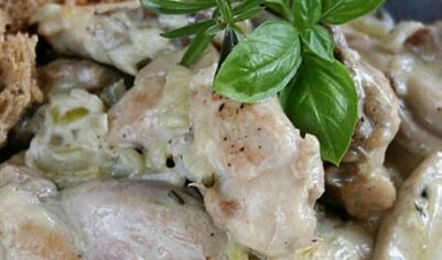 Гуляш из куриных ножек со сметаной вкусный рецепт с фото пошагово и видео