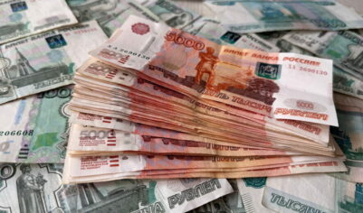 Россияне тратят почти 40% доходов на еду: эксперт заявил о «тихой капитуляции» перед бедностью