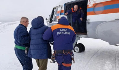 «Лежали на снегу без одежды двое суток»: подробности спасения туристов с Авачинского перевала