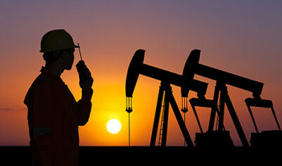 Мировые резервы нефти сократились на рекордные со времен COVID-19 200 млн баррелей