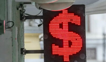 Доллар опустился ниже 73 рублей впервые с 2023 года